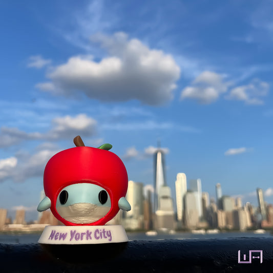 NYC: Dolphin Apple